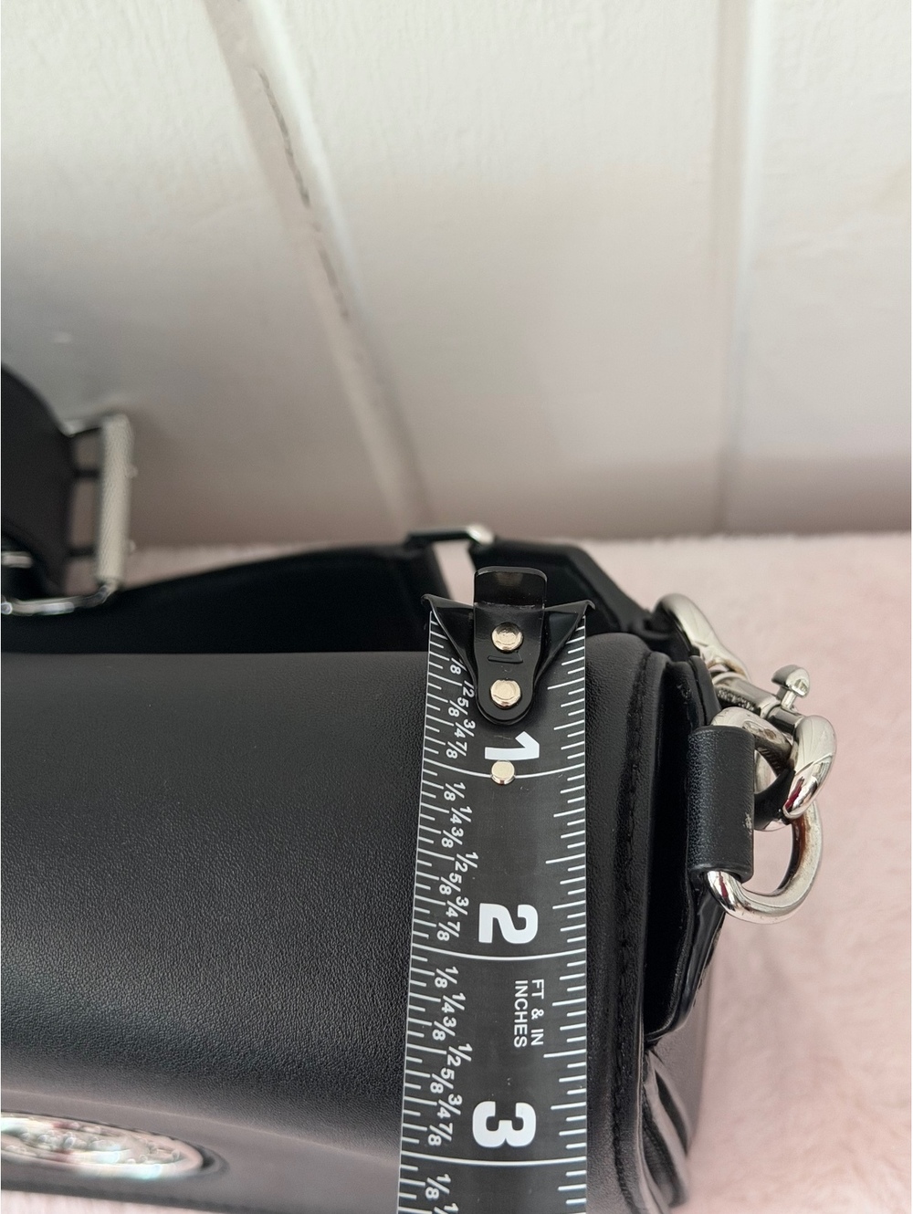 Marc Jacobs Black Leather Crossbody Bag with Adjustable Strap - Picture 6 of 8